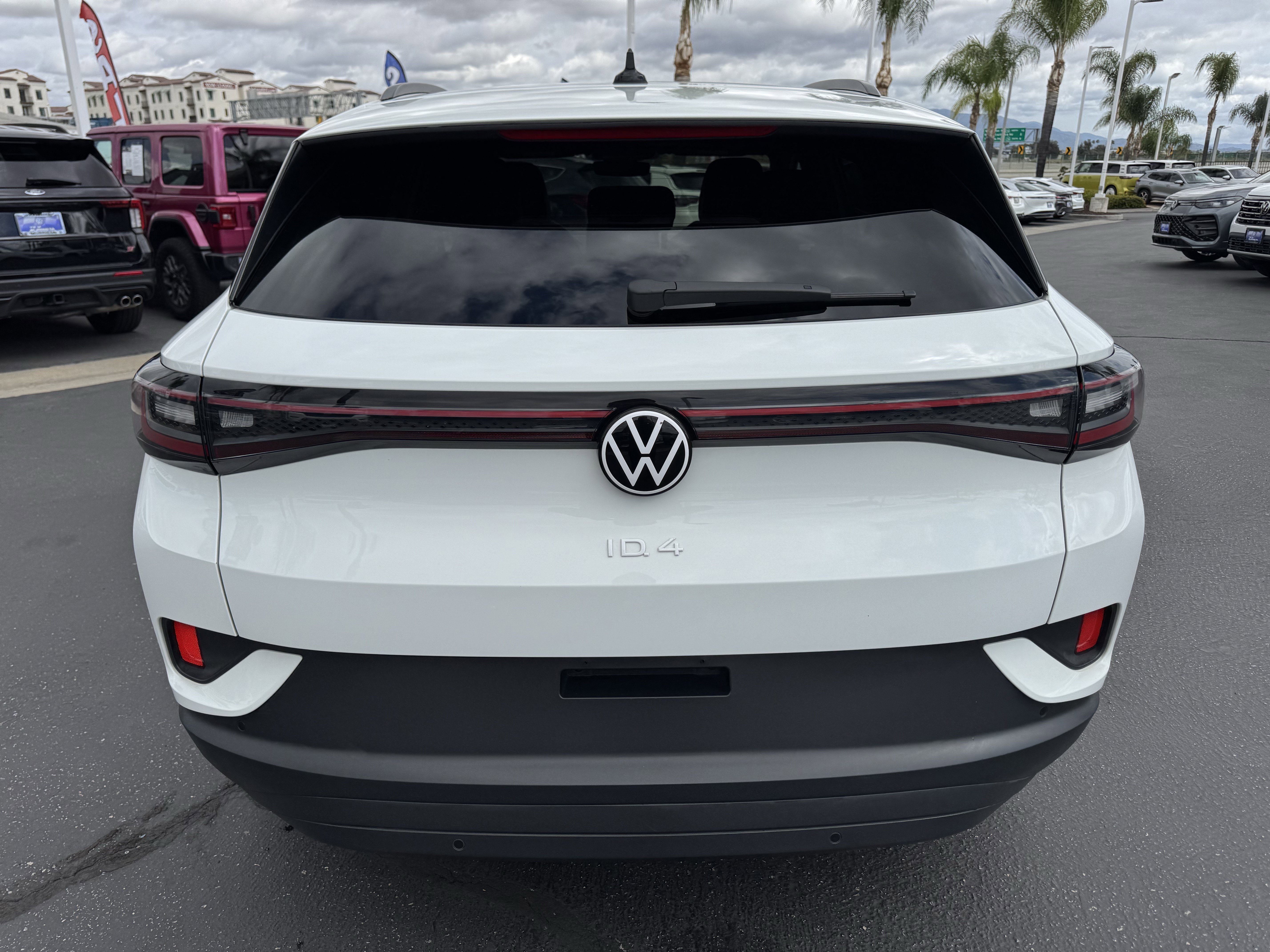 Used 2024 Volkswagen ID.4 2WD image 9