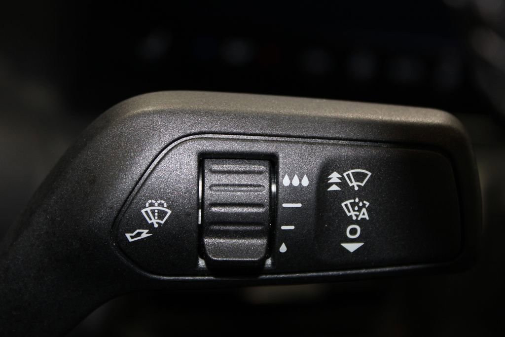 Used 2024 Ford Mustang EcoBoost image 39