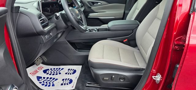 Used 2025 Chevrolet Traverse LT FWD image 10