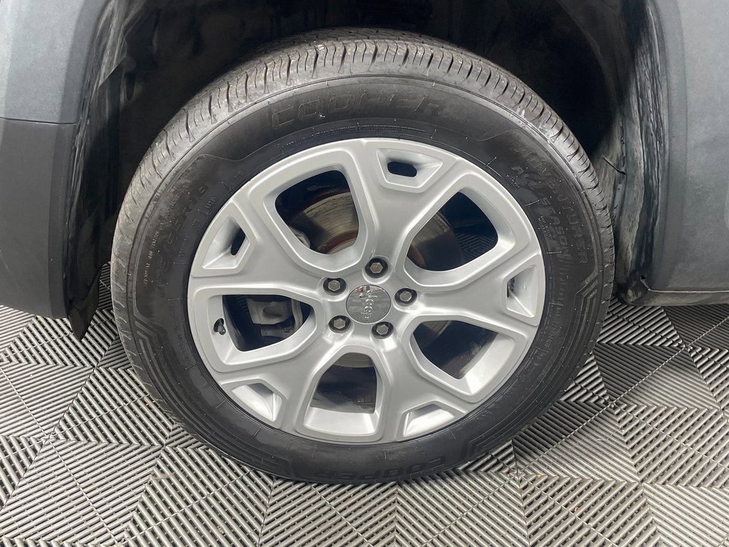 Used 2018 Jeep Renegade Limited w/ UConnect 8.4 Nav Group image 12