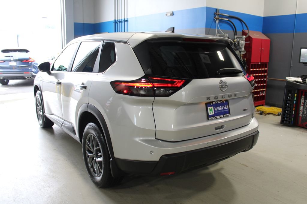 Used 2025 Nissan Rogue S AWD/4WD image 34