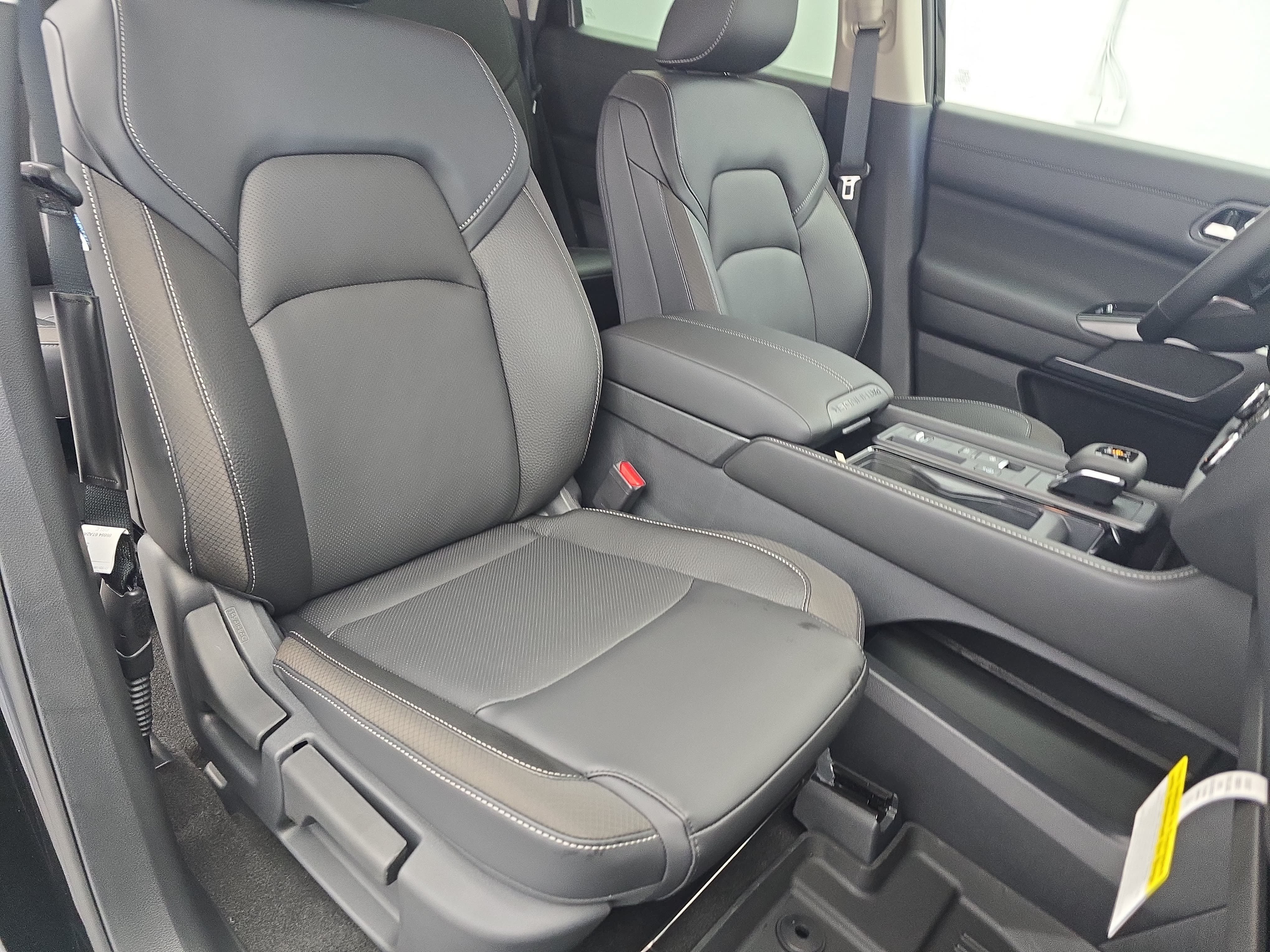 New 2026 Nissan Pathfinder SL FWD image 10