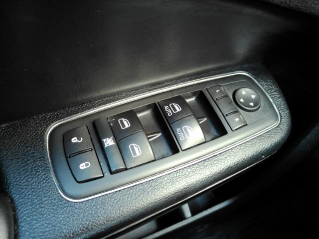 Used 2015 Chrysler 300 S AWD/4WD image 30