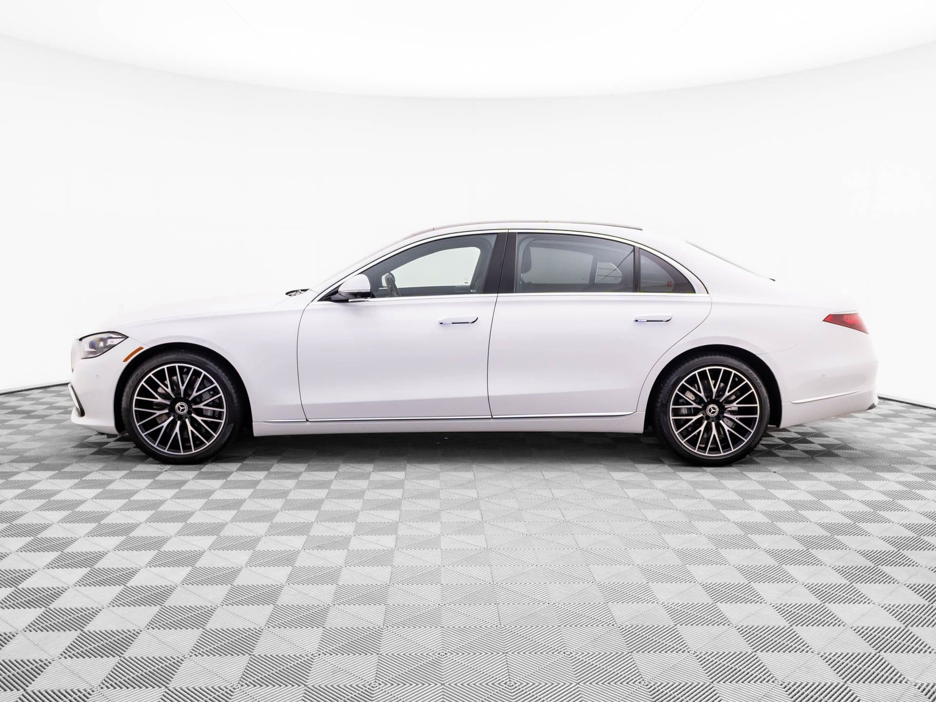 Used 2024 Mercedes-Benz S 580 4MATIC Sedan video 2