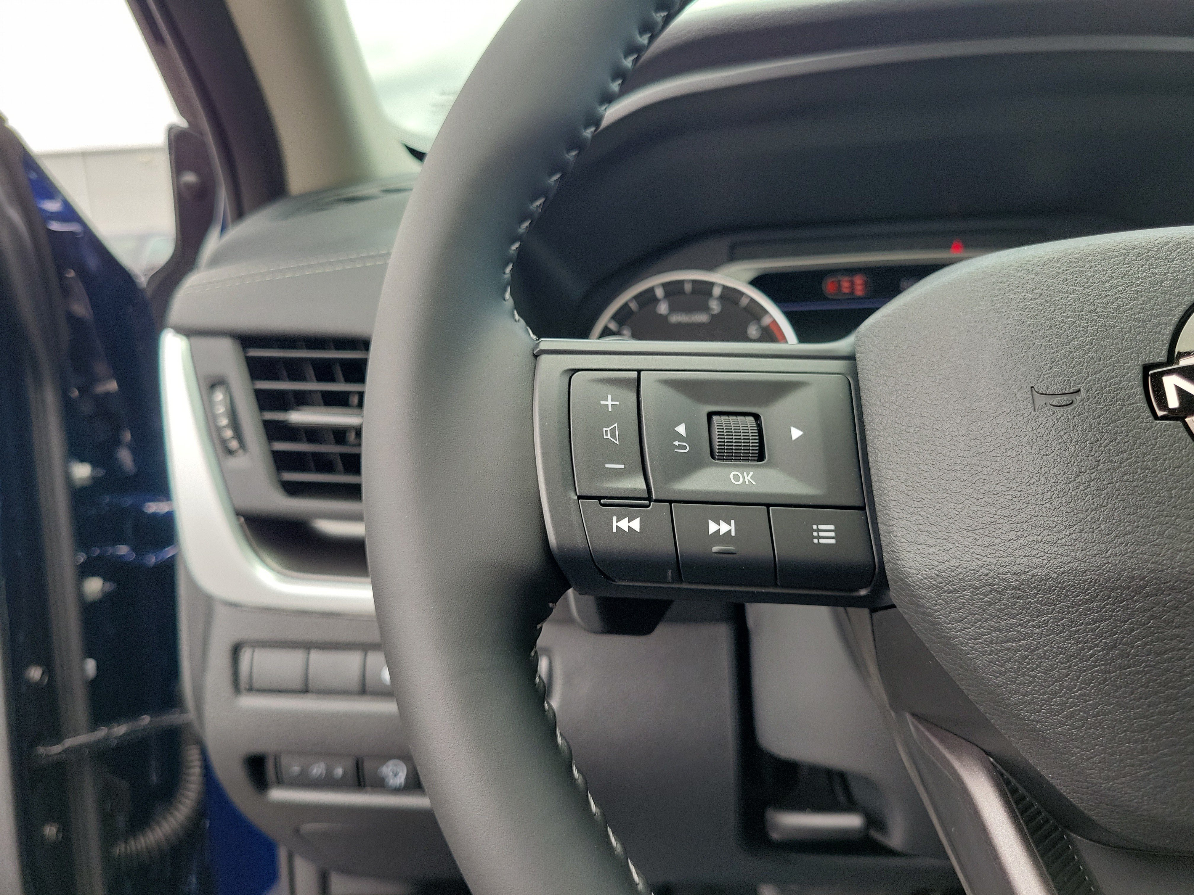New 2026 Nissan Rogue Dark Armor AWD/4WD image 22
