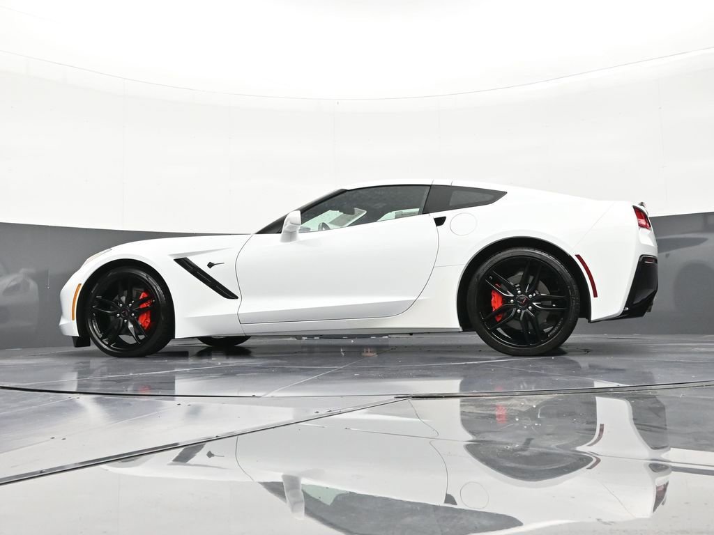 Used 2019 Chevrolet Corvette Stingray Coupe w/ Carbon Flash Badge Package RWD image 18