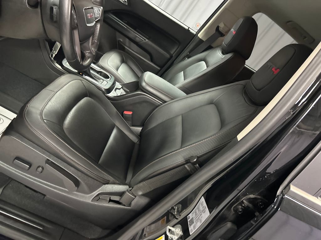 Used 2022 GMC Canyon AT4 image 12