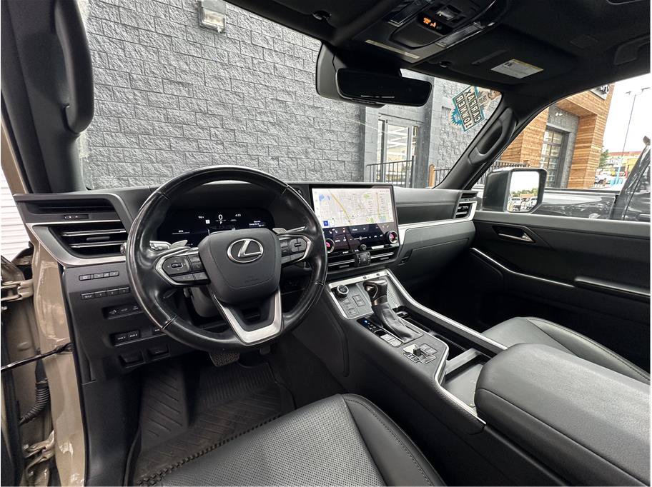 Used 2025 Lexus GX 550 AWD/4WD image 14