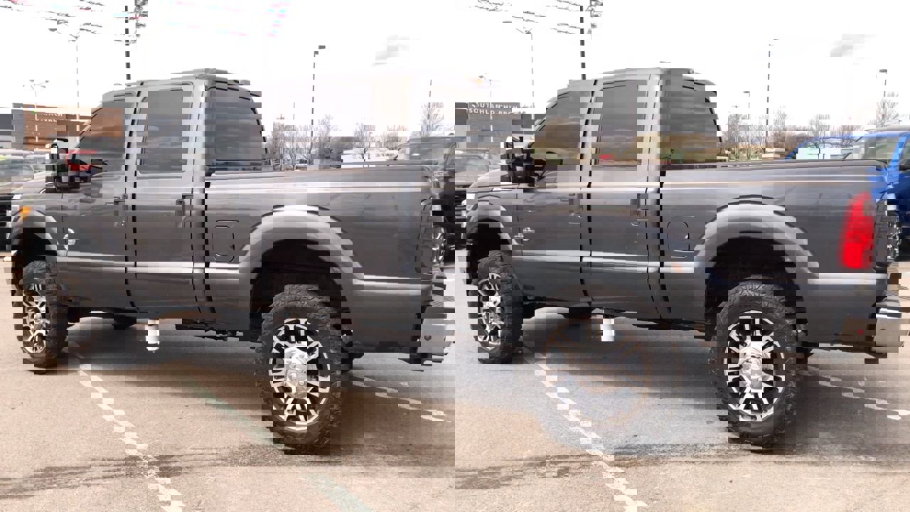 Used 2015 Ford F250 XLT w/ XLT Premium Package image 5