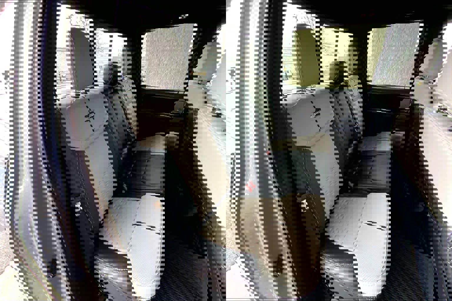 Used 2022 Ford F150 Lightning Platinum image 19