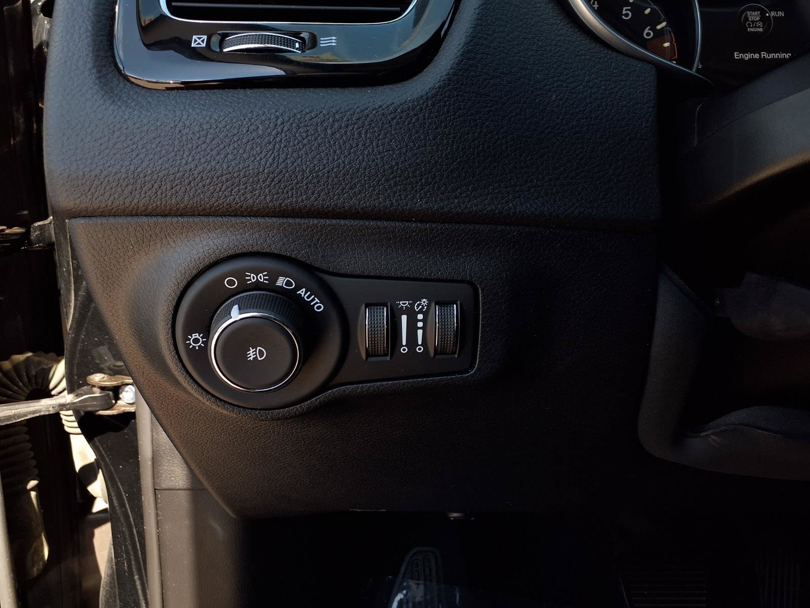 Used 2019 Jeep Compass Latitude AWD/4WD image 16