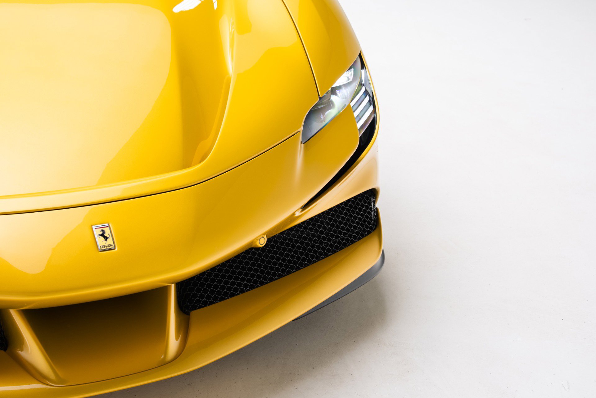 Used 2023 Ferrari SF90 Spider AWD/4WD image 45