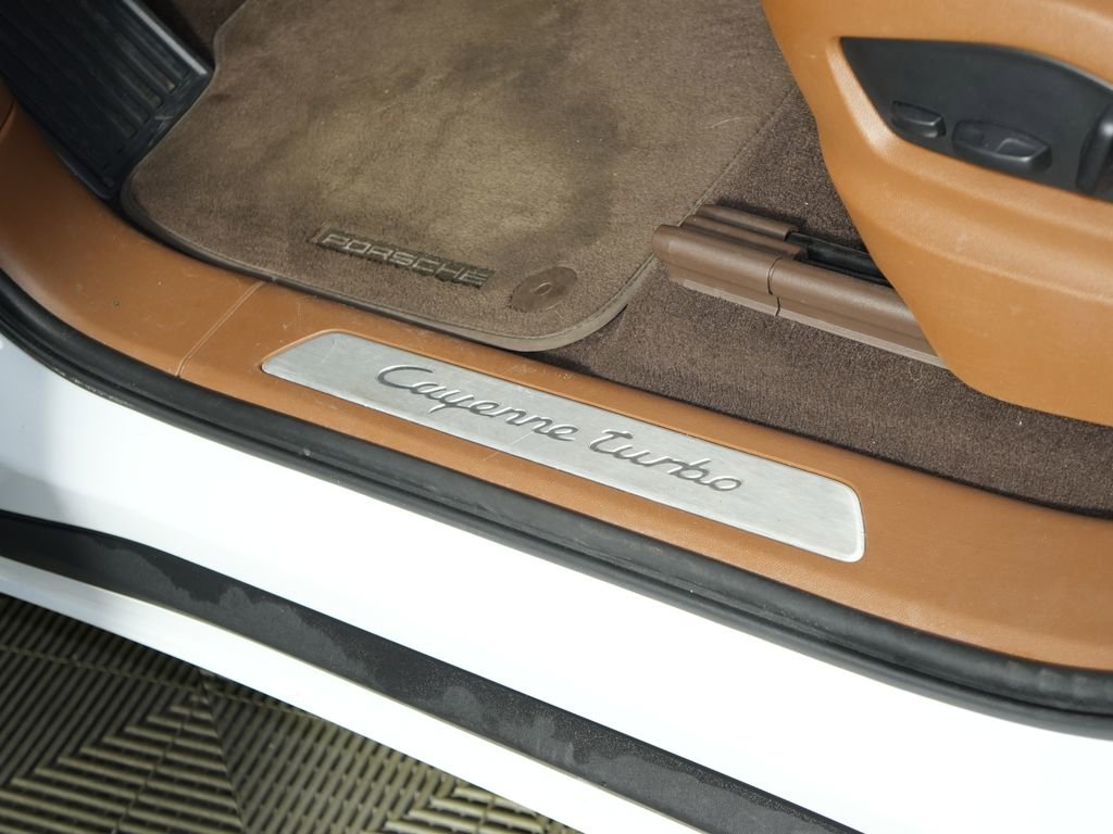 Certified 2023 Porsche Cayenne Turbo AWD/4WD image 21