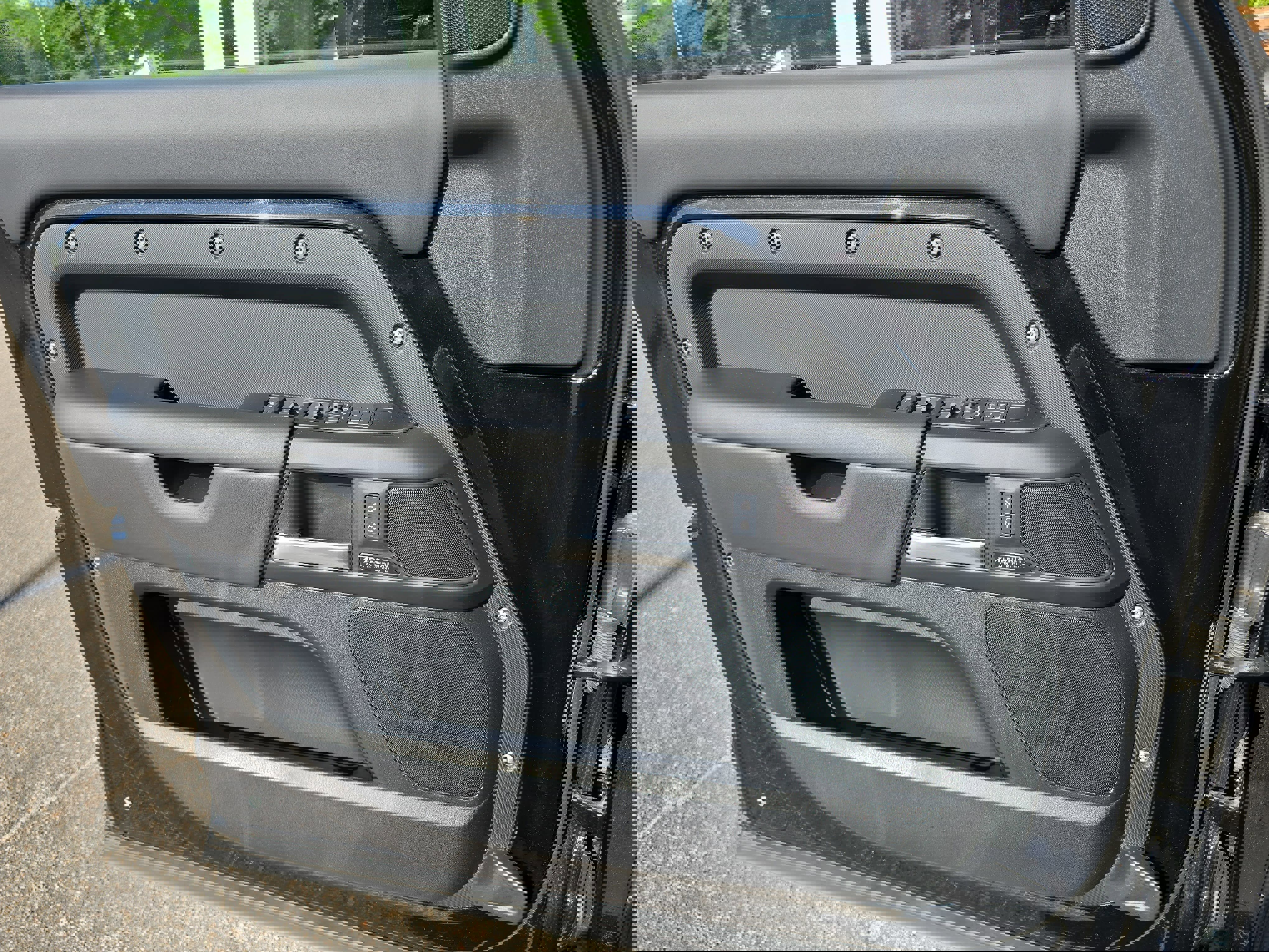 Certified 2025 Land Rover Defender 110 X-Dynamic SE image 26