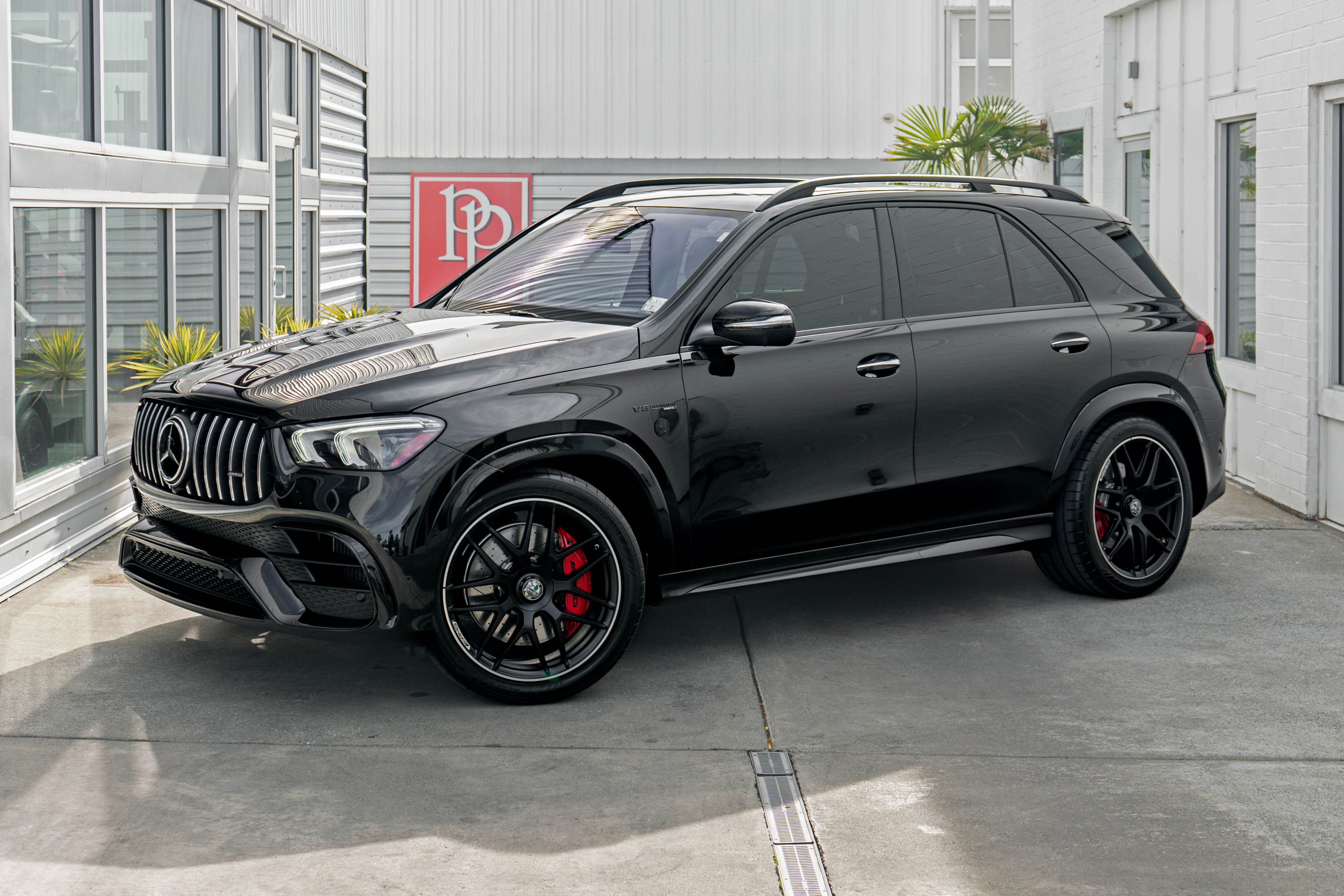 Used 2022 Mercedes-Benz GLE 63 AMG S image 2