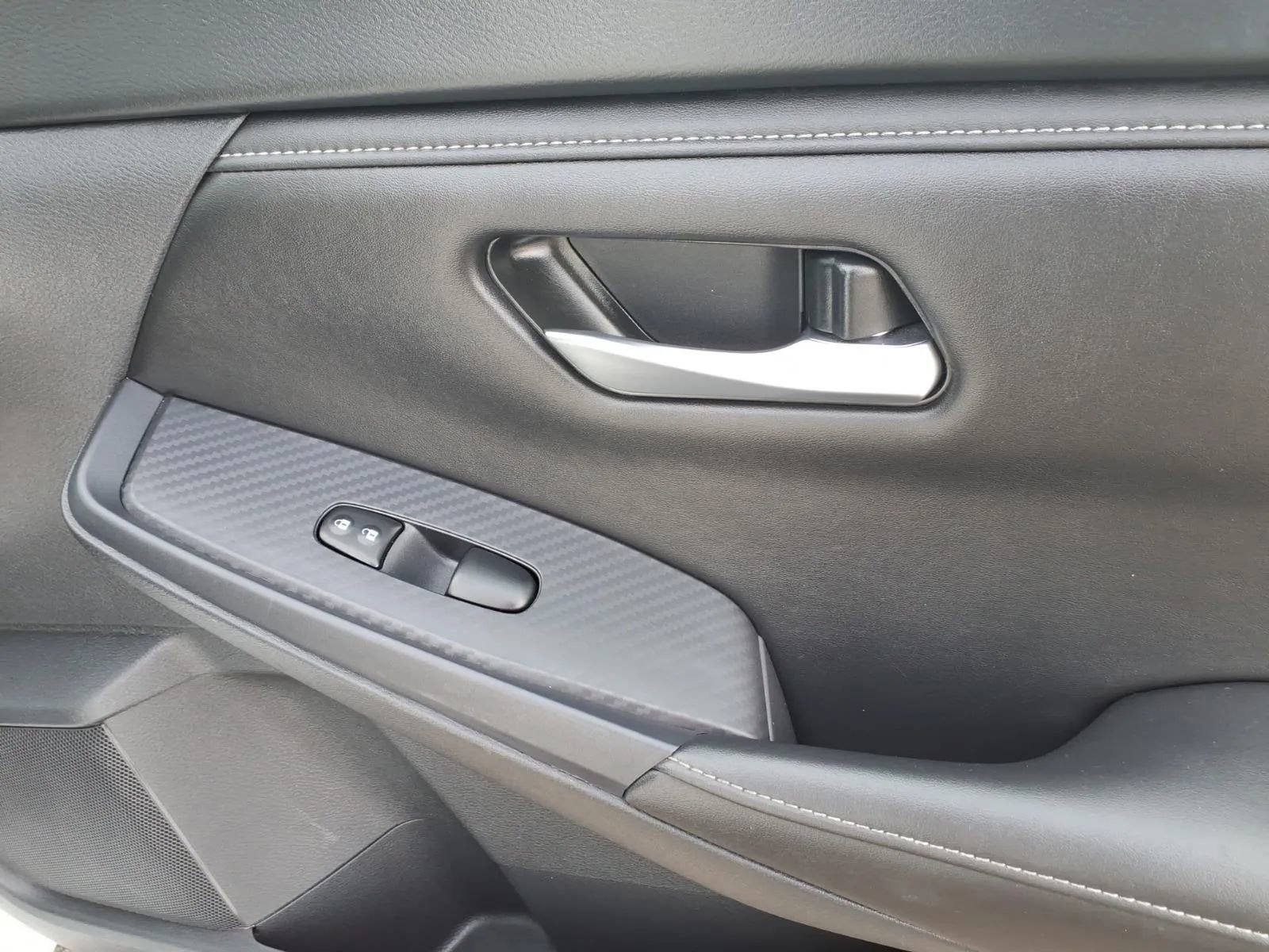 Used 2024 Nissan Sentra SV FWD image 12