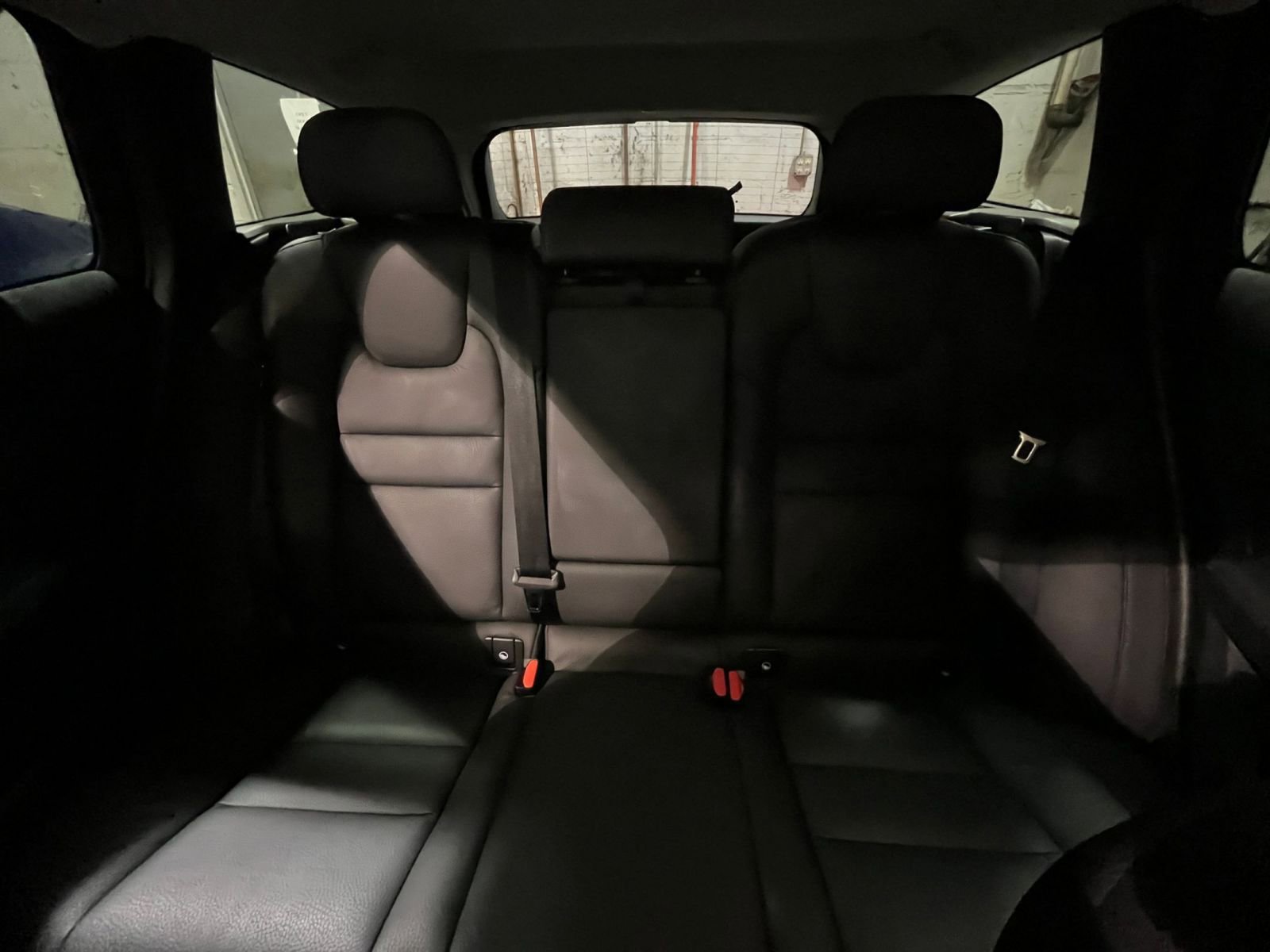 Used 2025 Volvo V60 B5 Cross Country Plus image 37