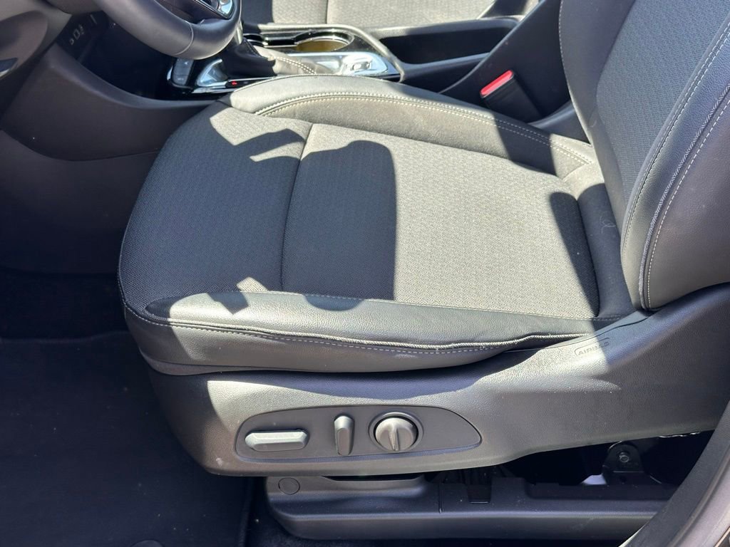 Used 2023 Buick Encore GX Select image 12