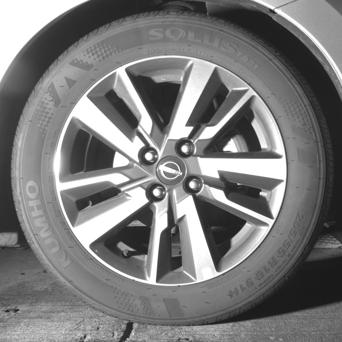 Used 2025 Nissan Versa SV image 13