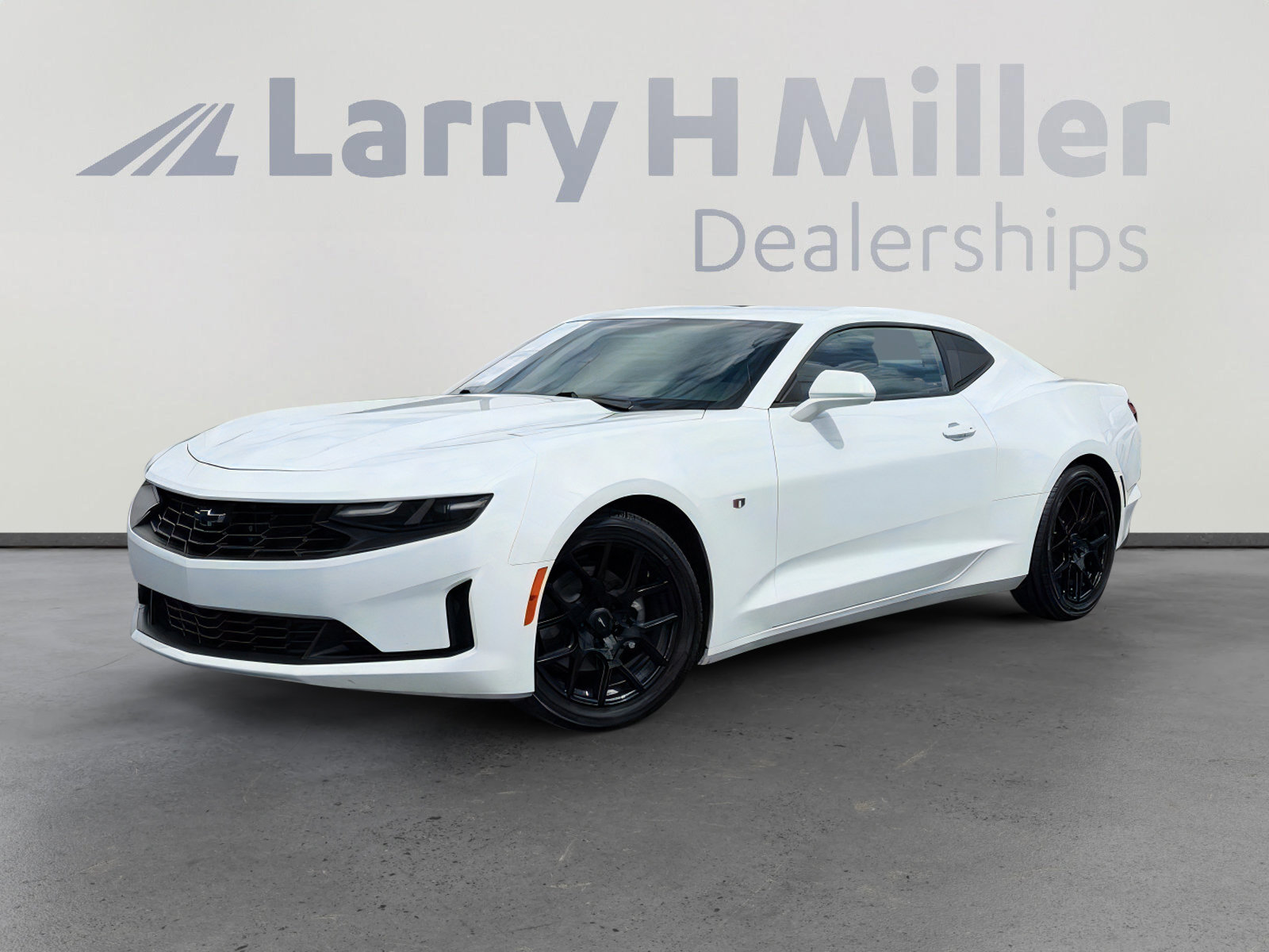 Used 2021 Chevrolet Camaro LT image 1