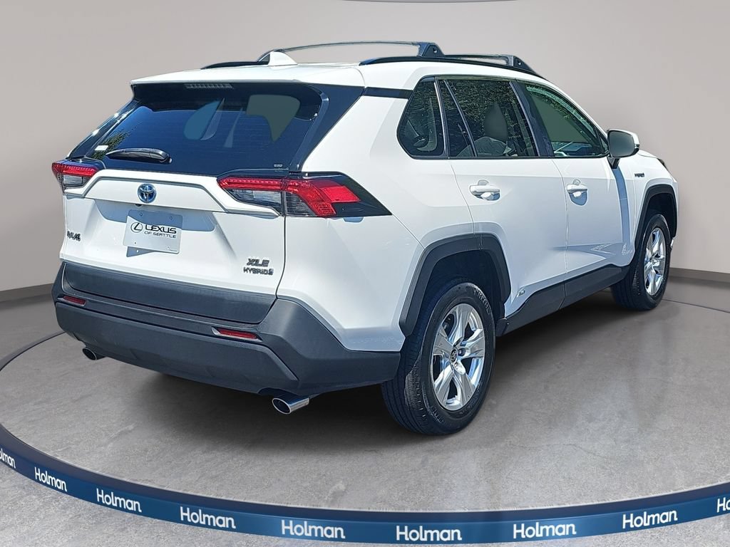 Used 2021 Toyota RAV4 XLE w/ Convenience Package AWD/4WD image 7