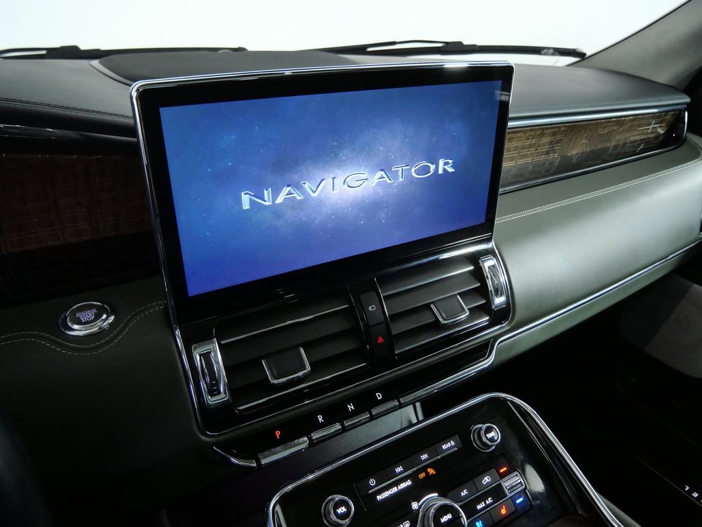 Certified 2022 Lincoln Navigator Black Label image 19