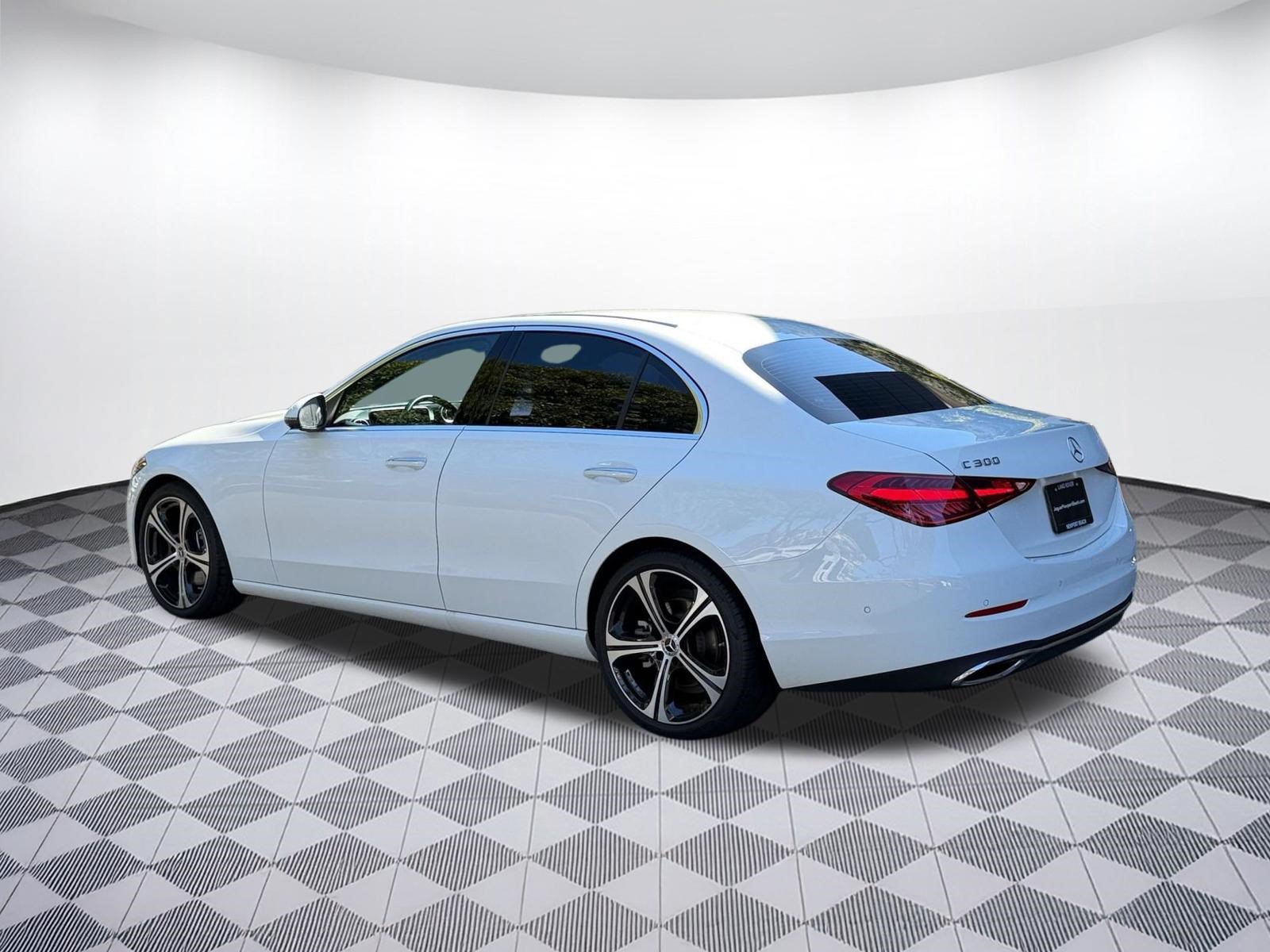 Used 2024 Mercedes-Benz C 300 Sedan image 3
