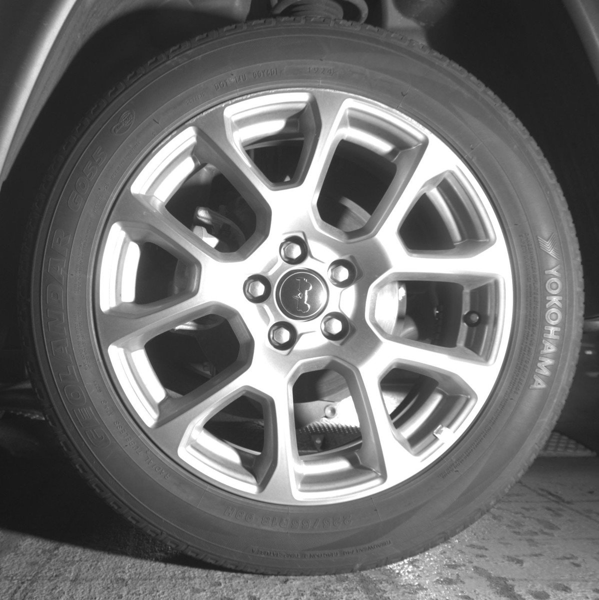 Used 2025 Jeep Compass Limited image 14