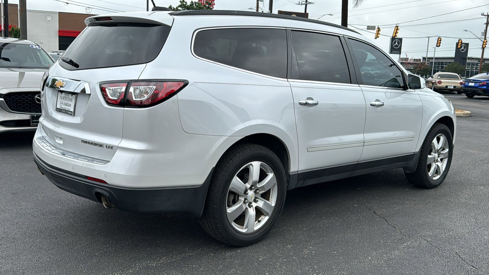 Used 2016 Chevrolet Traverse LTZ FWD image 8