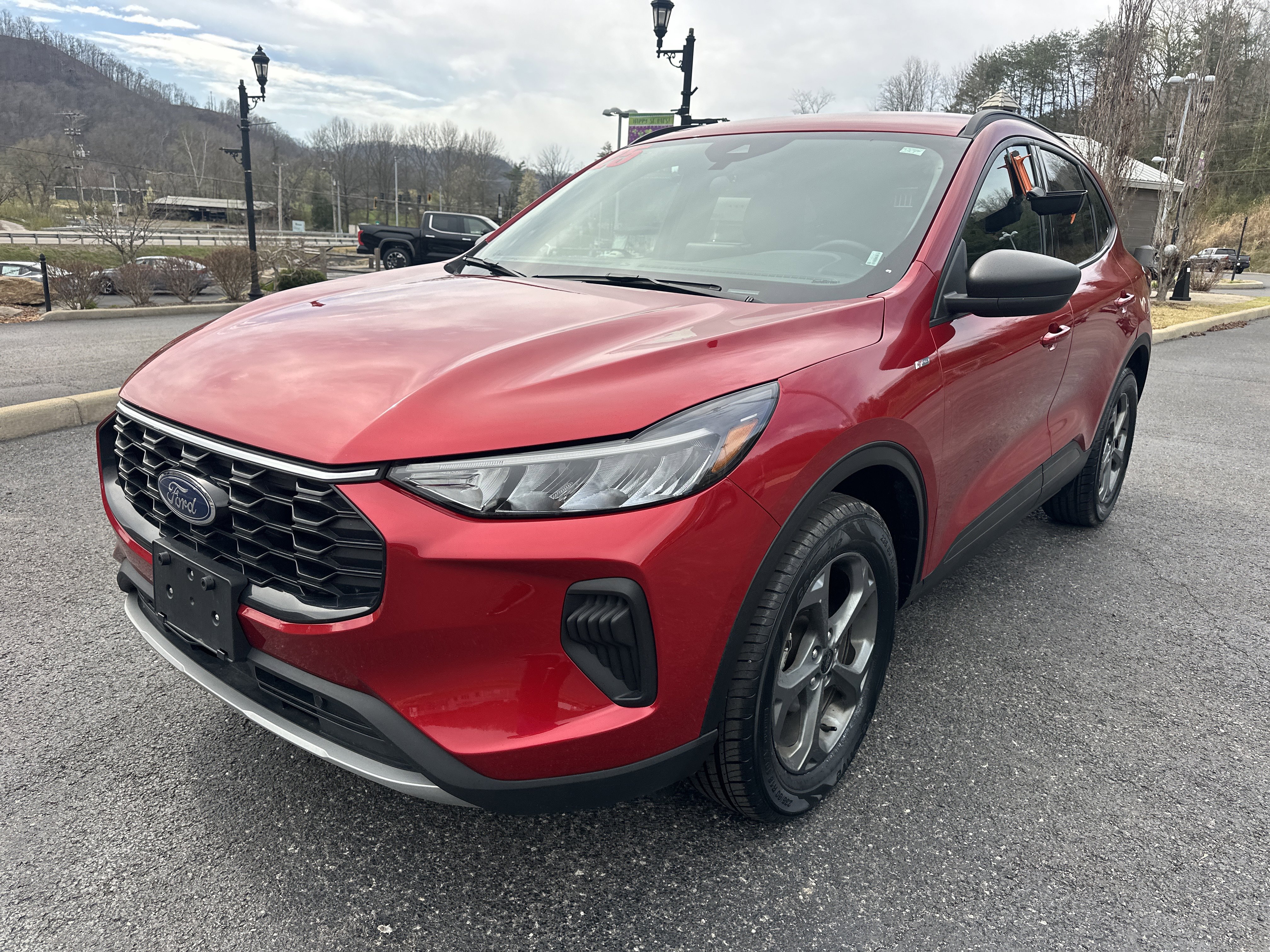 Used 2025 Ford Escape ST-Line image 3