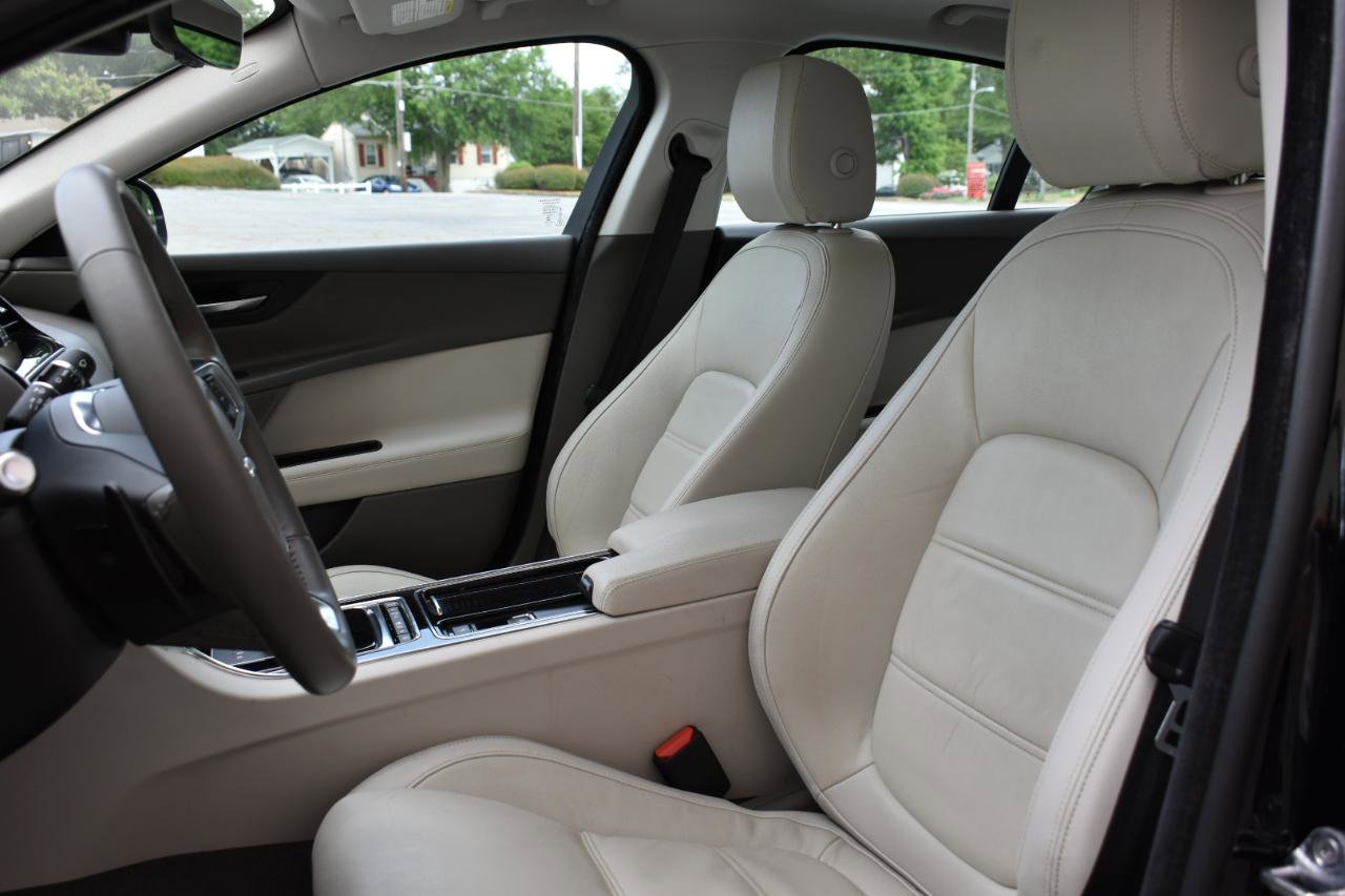 Used 2019 Jaguar XE Prestige RWD image 24