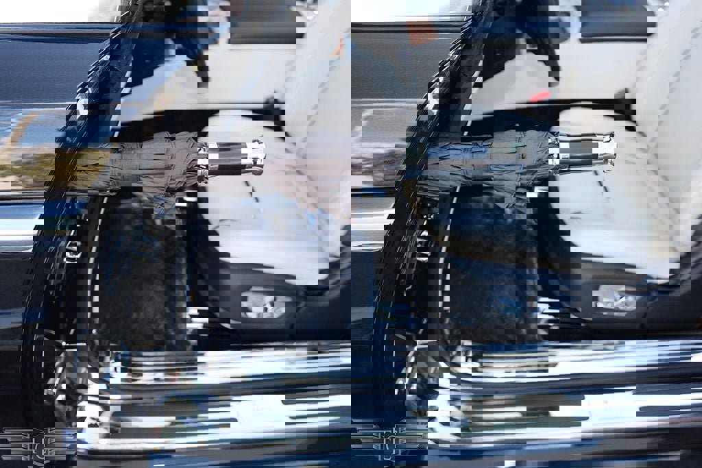 Used 2017 Rolls-Royce Dawn Convertible image 14