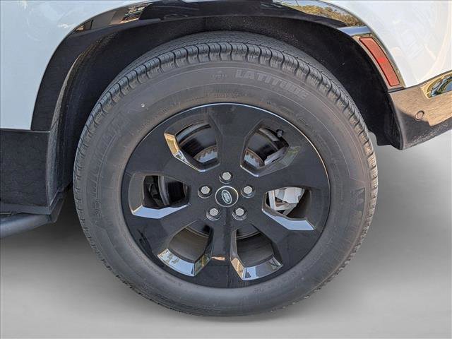 Certified 2024 Land Rover Defender 90 X-Dynamic SE image 19