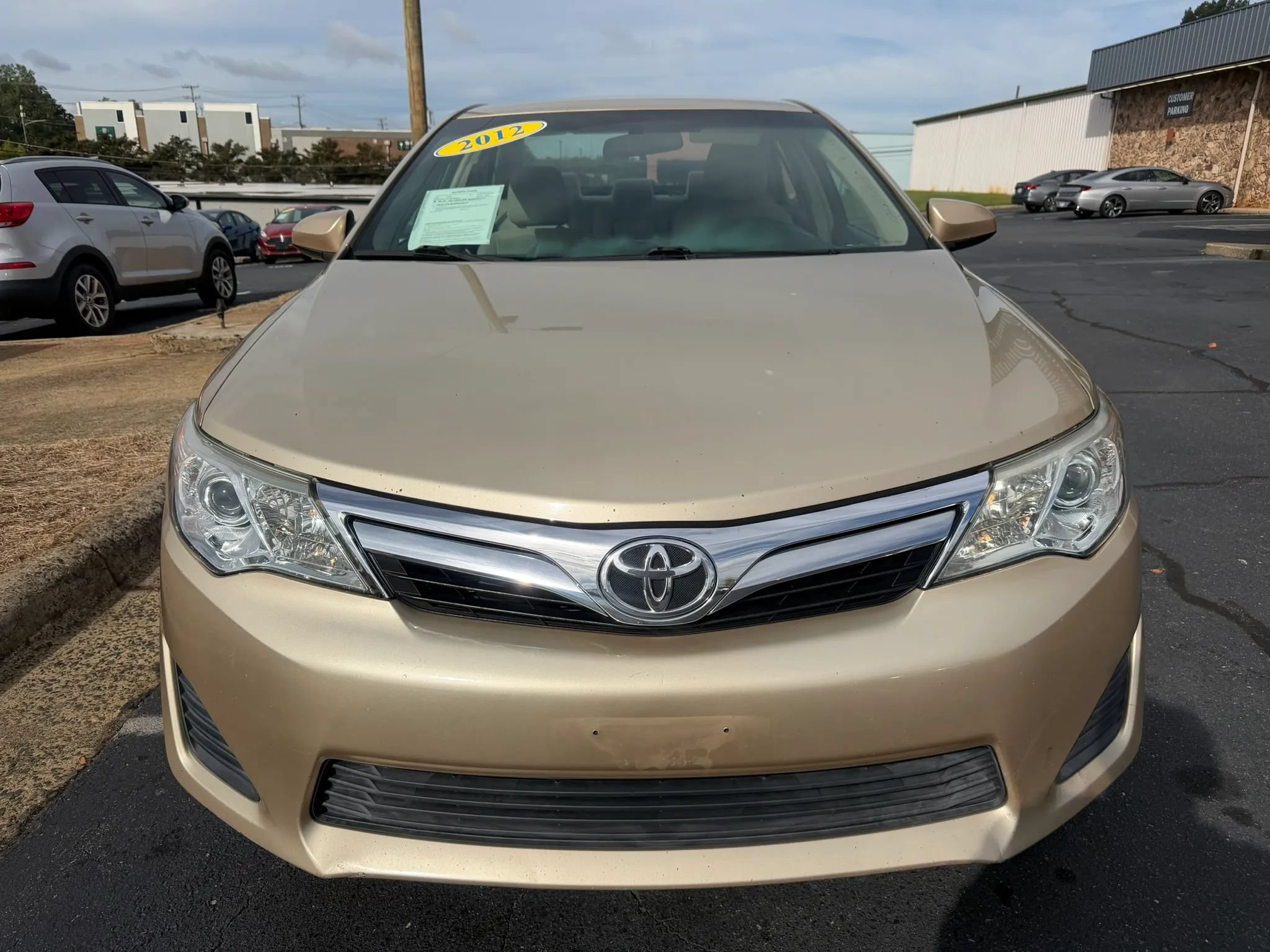 Used 2012 Toyota Camry LE FWD image 2