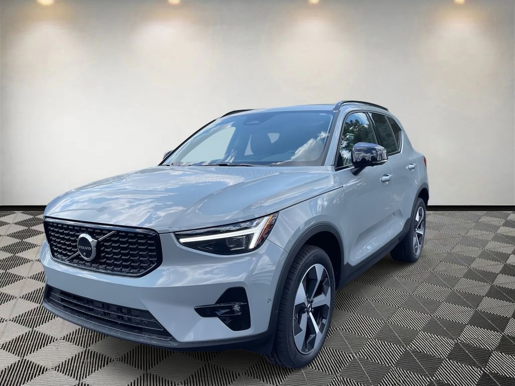 New 2026 Volvo XC40 B5 Plus w/ Protection Package Premier image 6