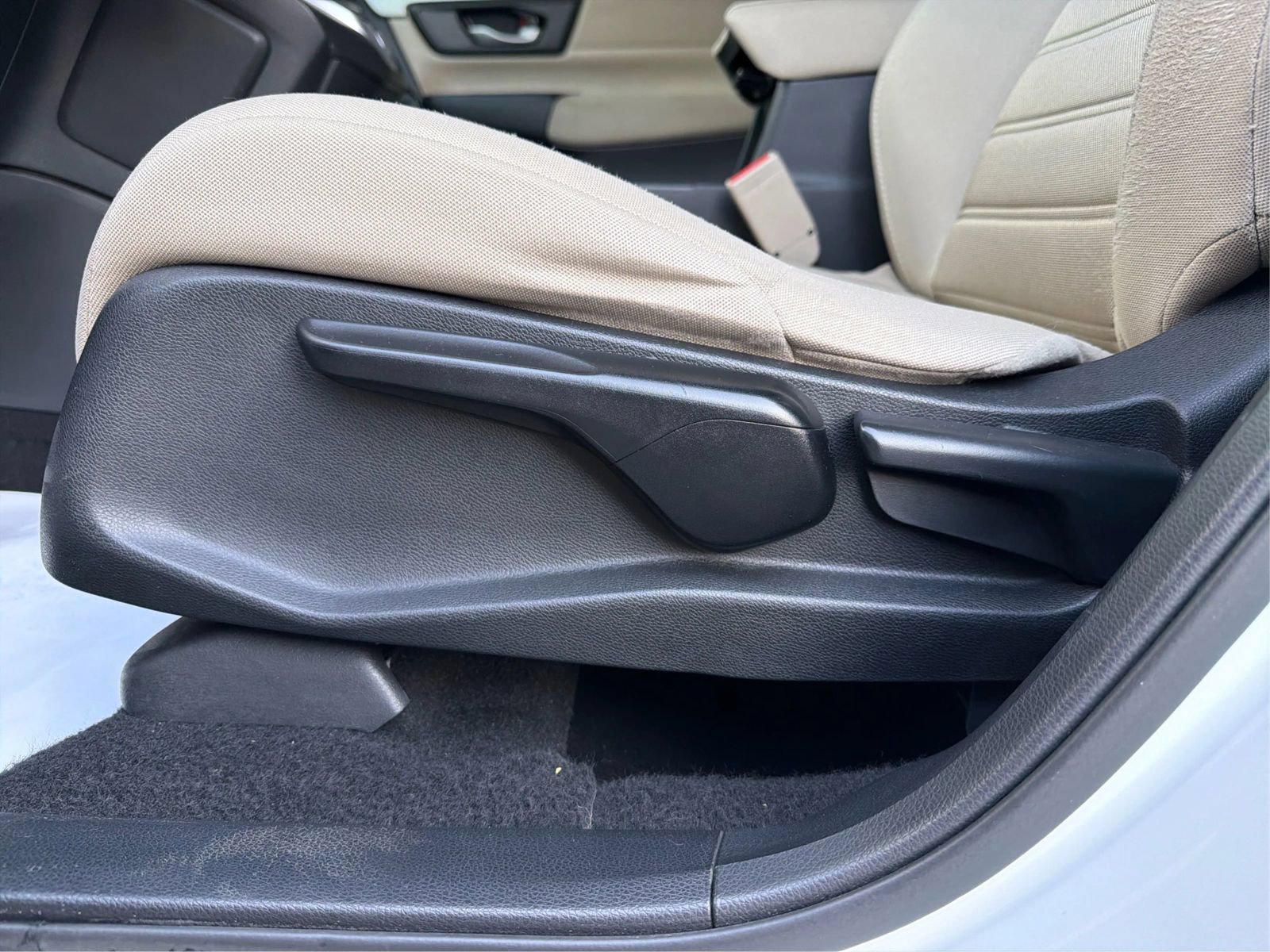 Used 2019 Honda CR-V LX image 19