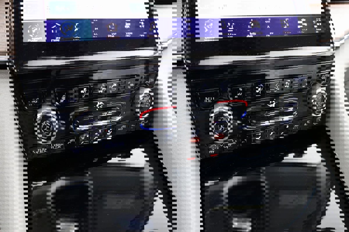 Used 2021 Jeep Grand Cherokee L Summit w/ MOPAR Finishing Package image 32