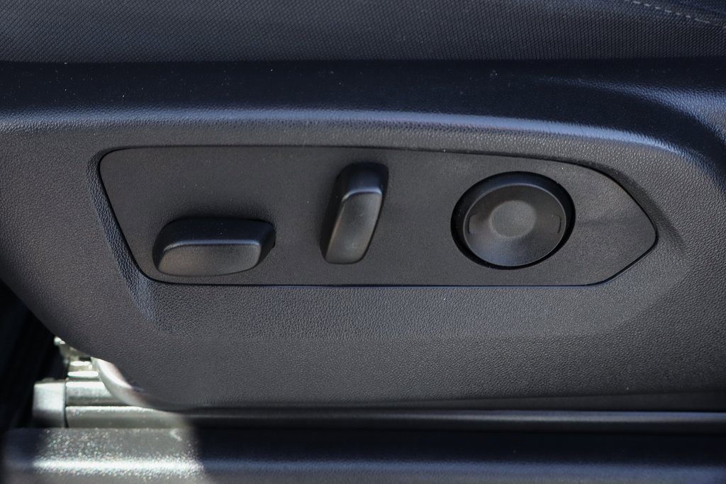 Used 2025 Chevrolet Silverado 3500 LT w/ Convenience Package image 20