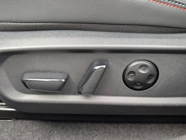 New 2026 Nissan Sentra SR w/ SR Premium Package FWD image 19