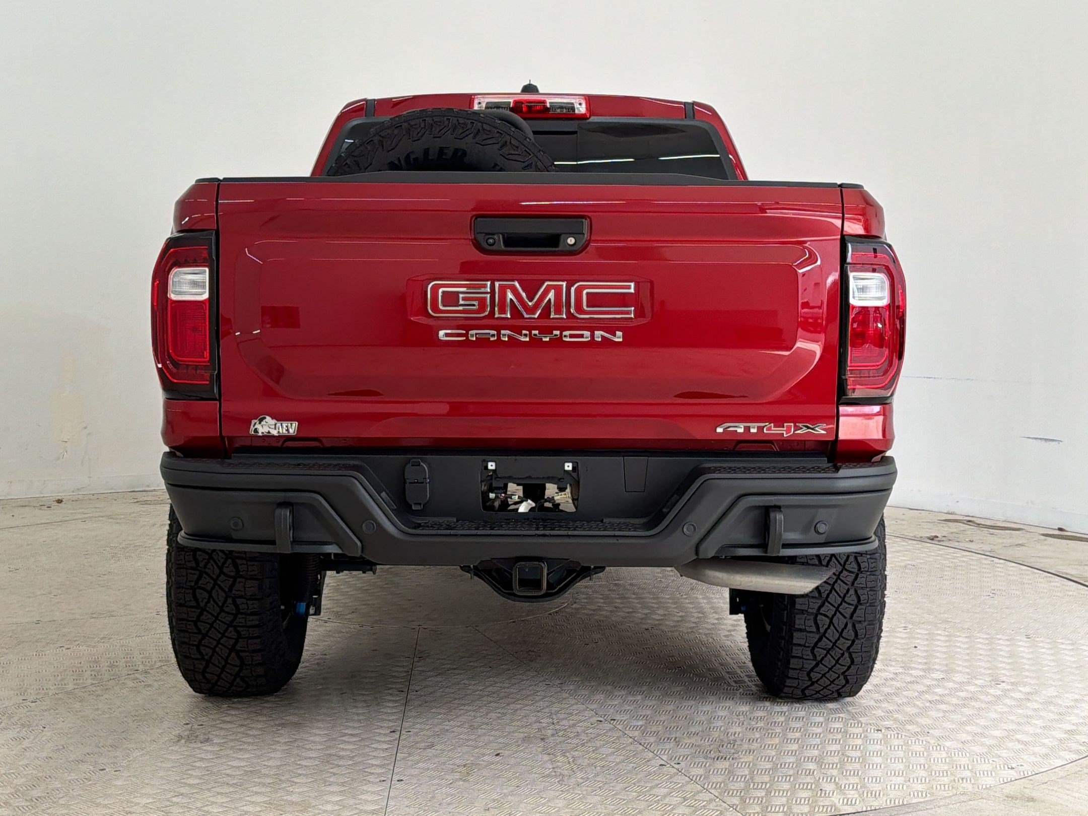 Used 2026 GMC Canyon AT4X w/ AT4X AEV Edition AWD/4WD image 10