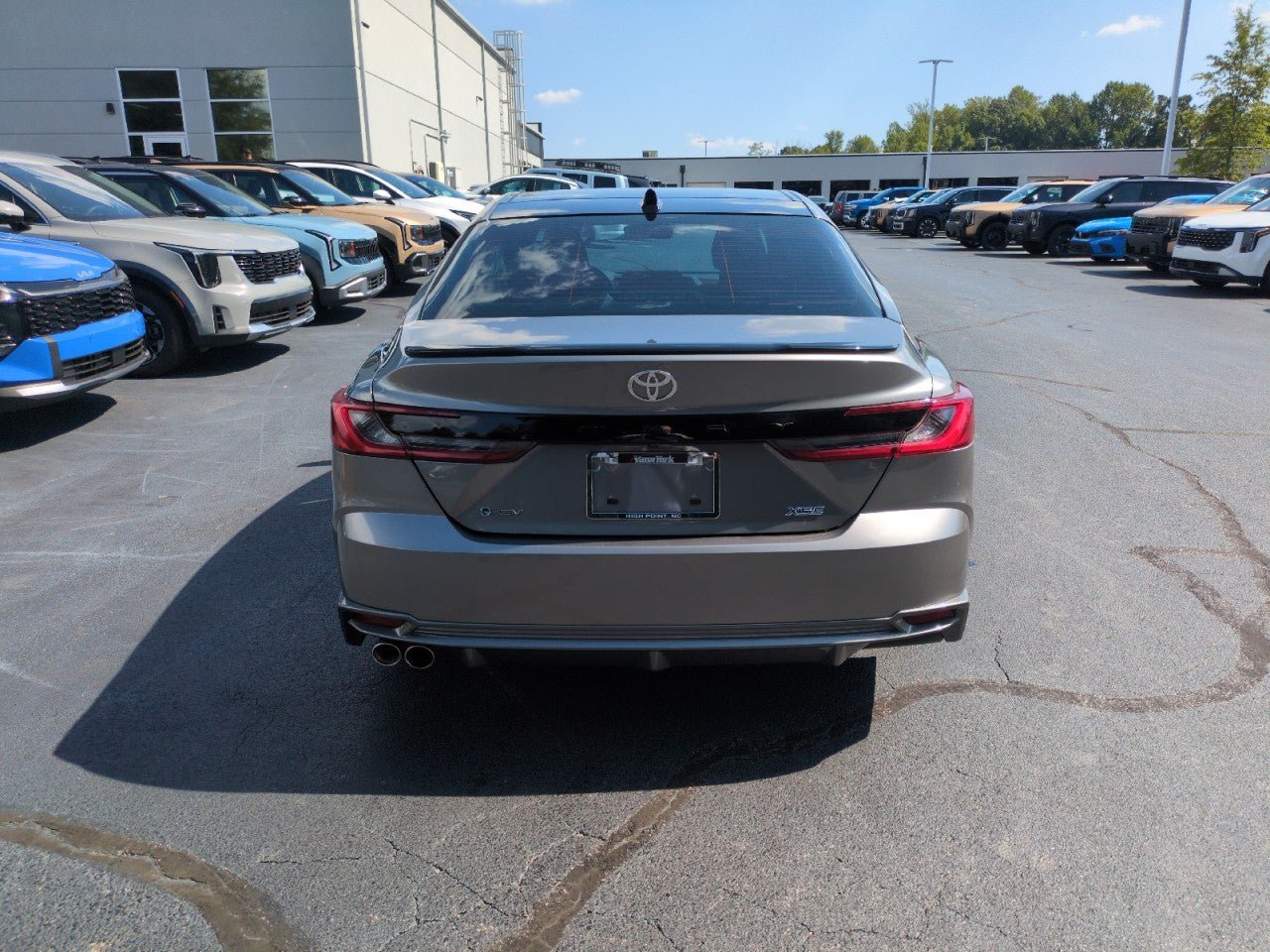 Used 2025 Toyota Camry XSE FWD image 6