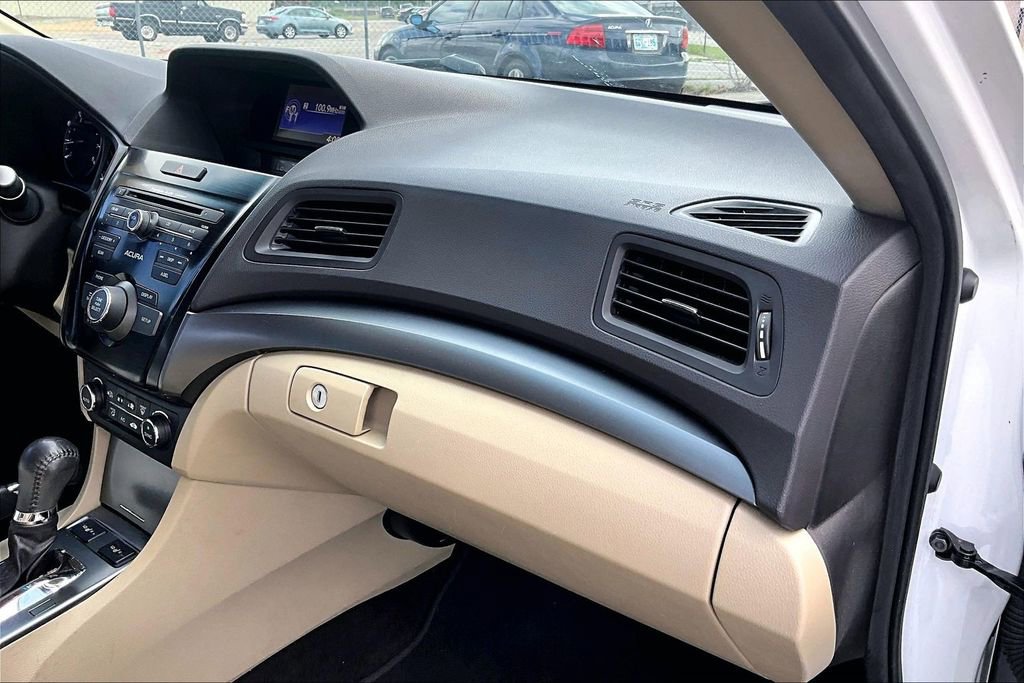 Used 2013 Acura ILX w/ Premium Package FWD image 20