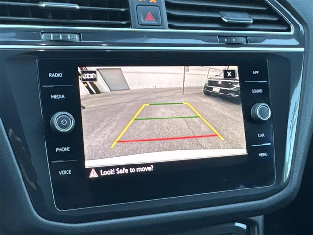 Certified 2022 Volkswagen Tiguan SE R-Line image 20