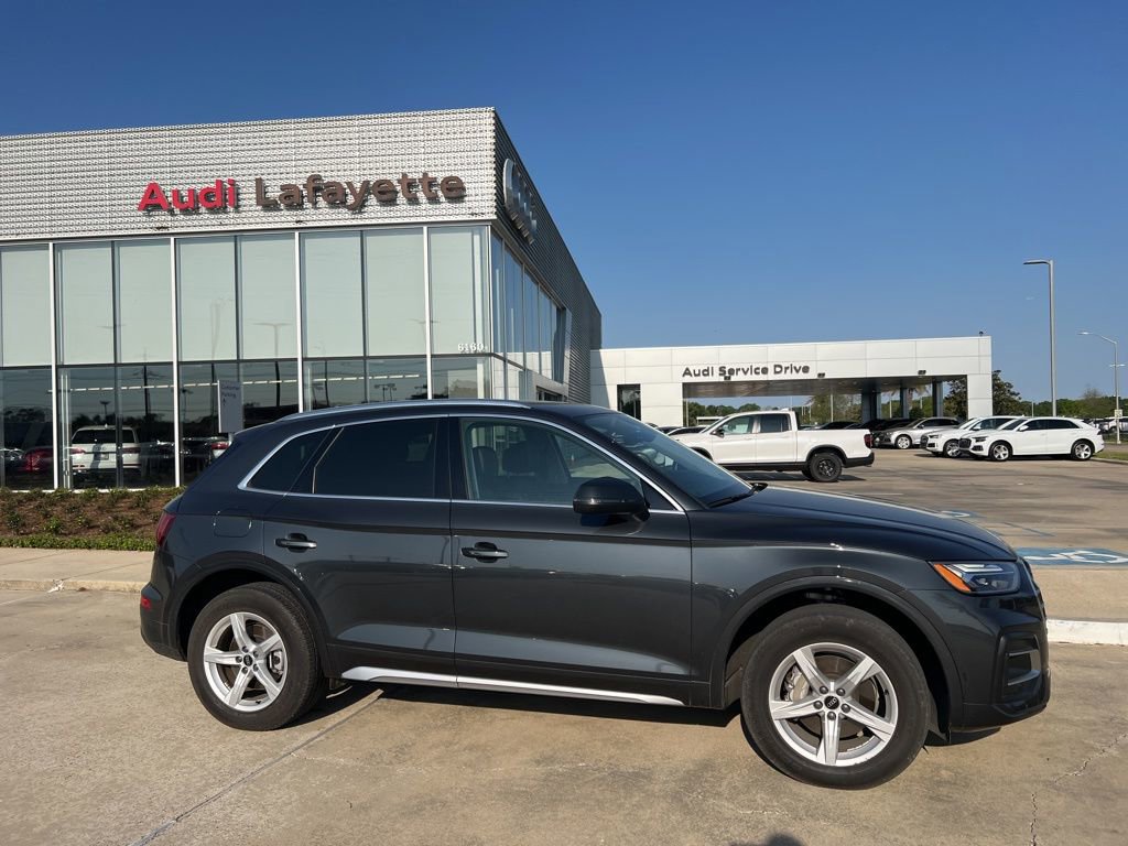 Used 2023 Audi Q5 2.0T Premium w/ Convenience Package image 4