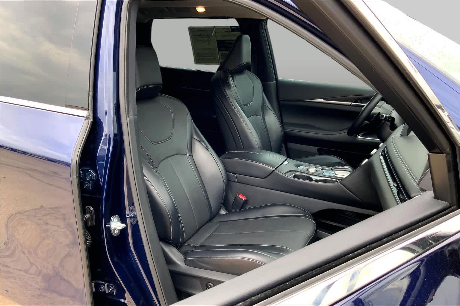 Used 2022 INFINITI QX60 Sensory w/ Cargo Package FWD image 9