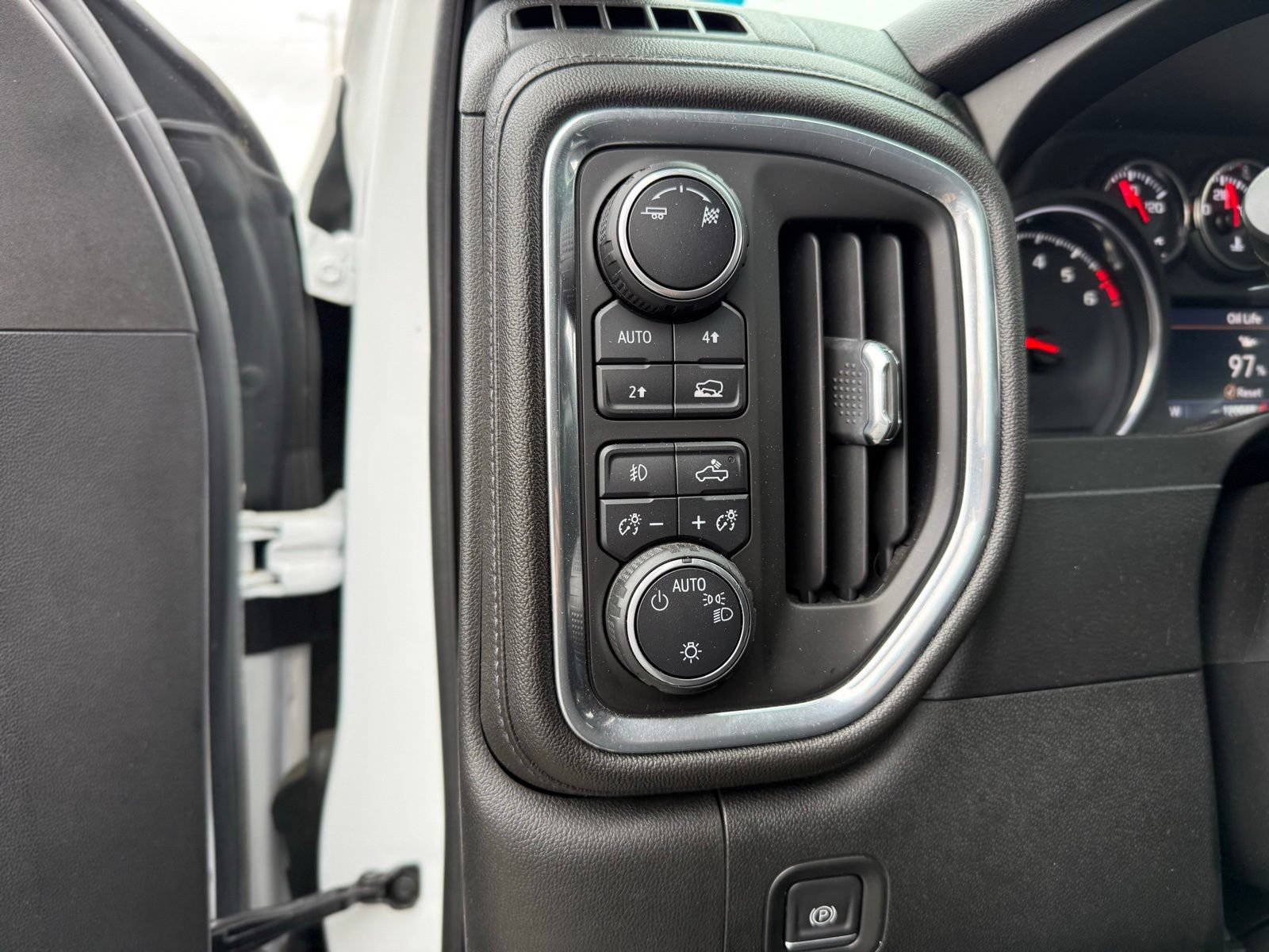 Used 2019 Chevrolet Silverado 1500 RST w/ All-Star Edition AWD/4WD image 25