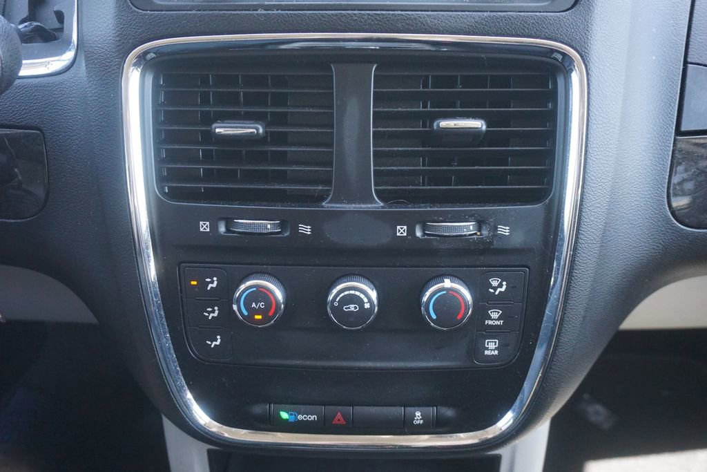 Used 2016 Dodge Grand Caravan SE w/ Quick Order Package 29E SE FWD image 7