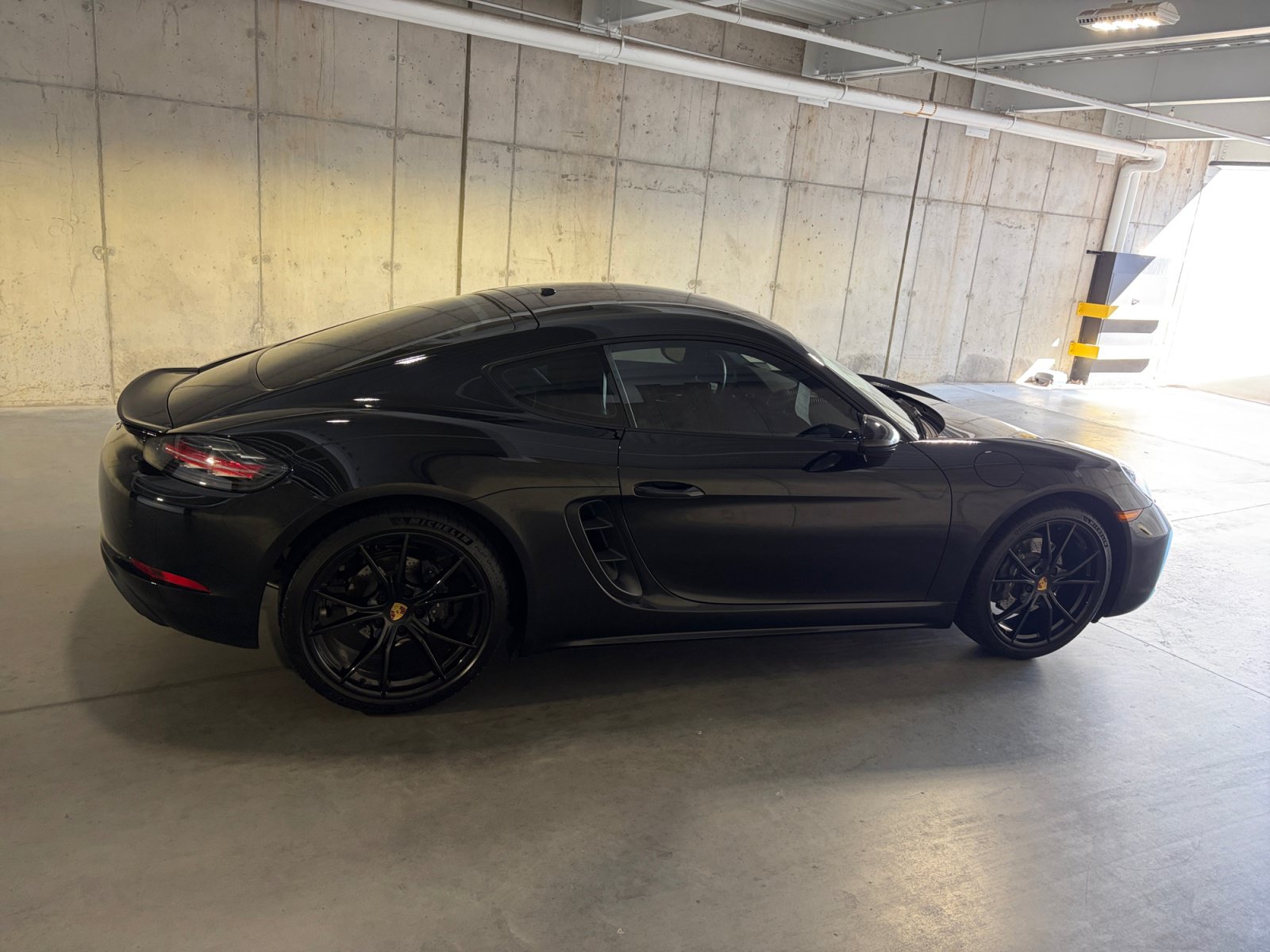 Certified 2025 Porsche 718 Cayman RWD image 8