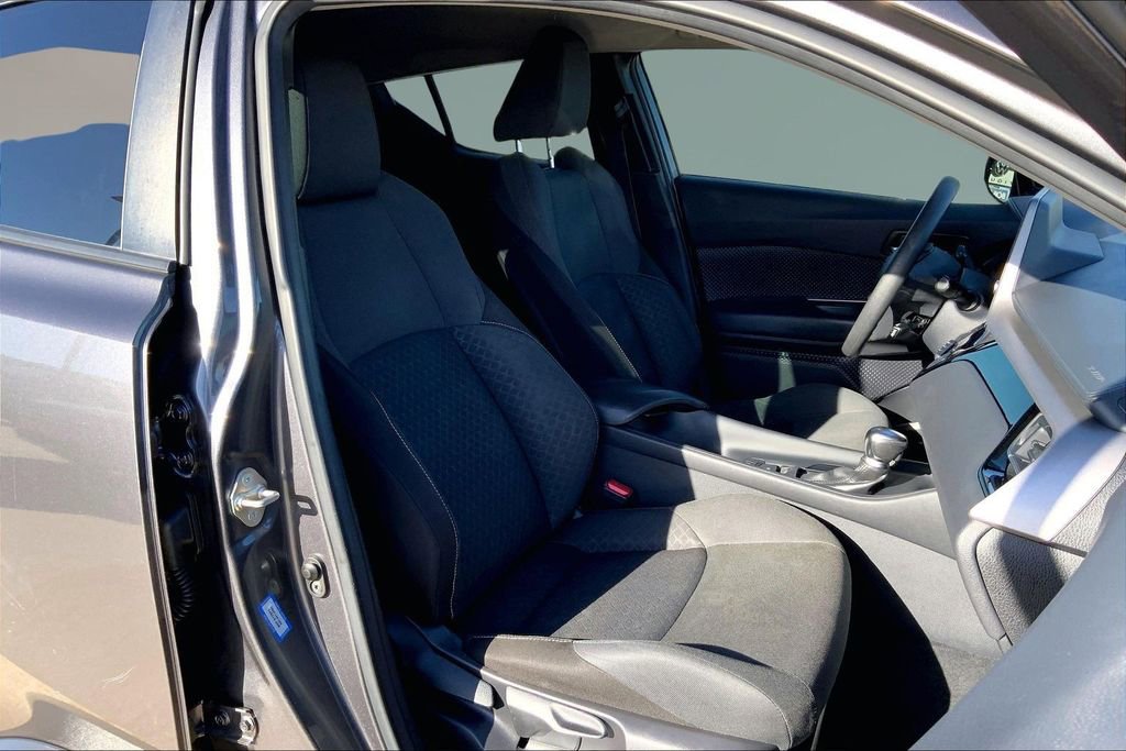 Used 2020 Toyota C-HR LE image 7
