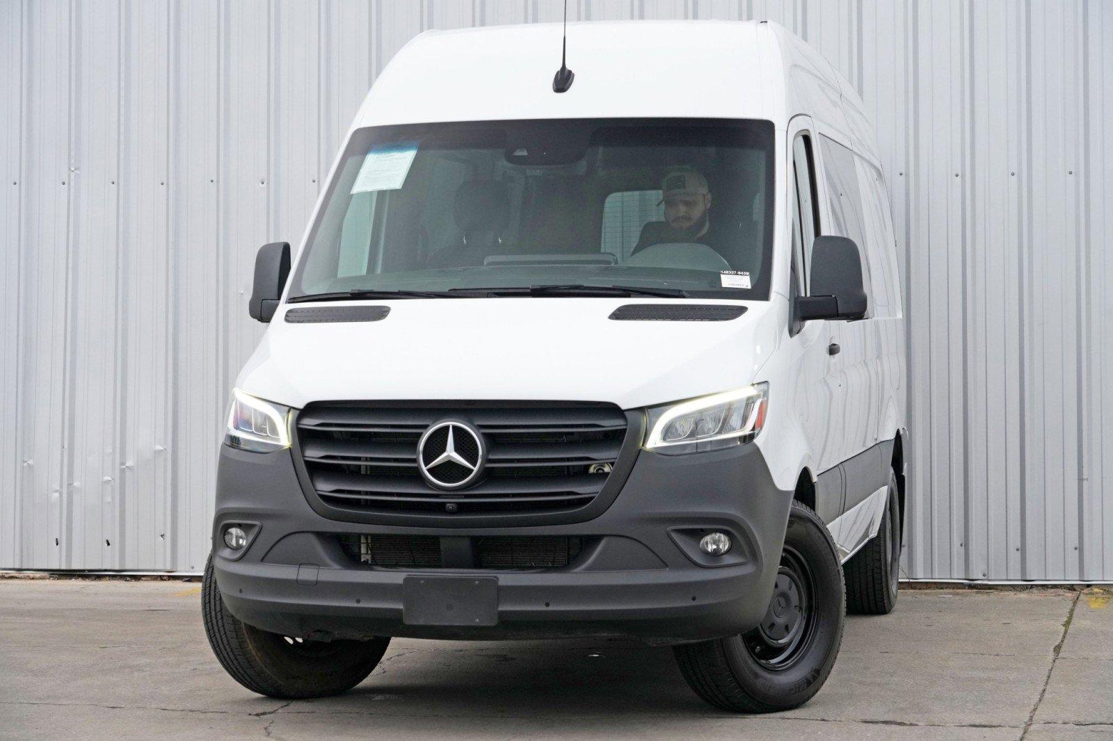 Used 2023 Mercedes-Benz Sprinter 2500 image 3
